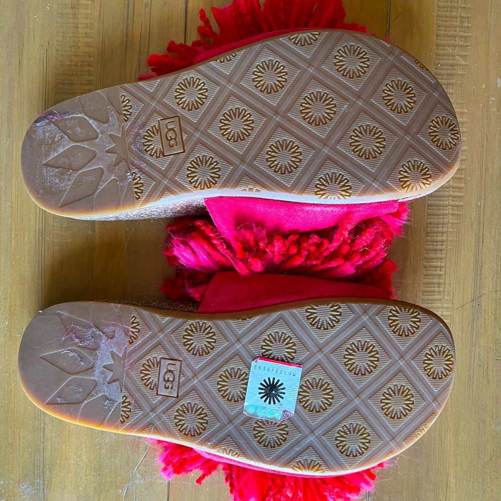 Ugg sandal size 5
